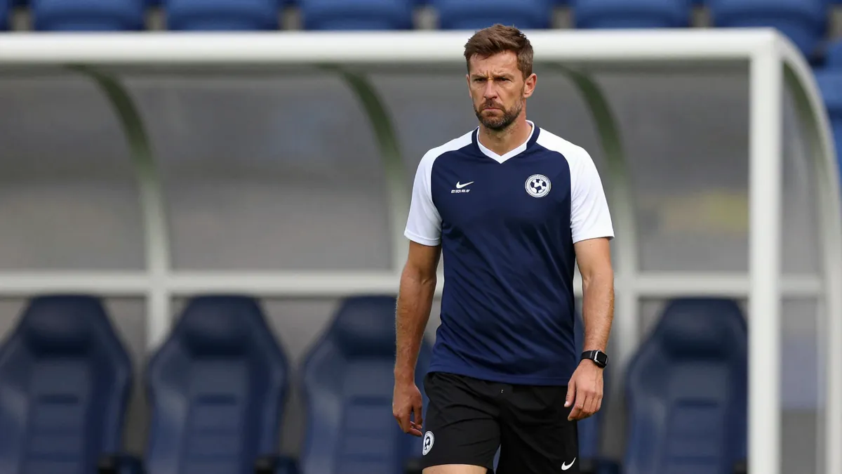Shamrock Rovers Manager Stephen Bradley Criticizes Bobby Burns' Late Challenge