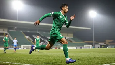 Aidan Keena says St Patrick's Athletic need maximum points to challenge Shamrock Rovers, who are six points clear at the...
